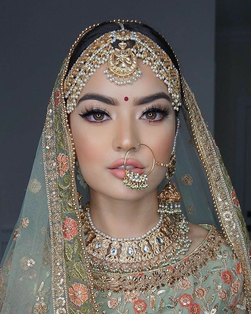 HD Makeup Vs Airbrush Makeup: Which One Is Better for Brides?