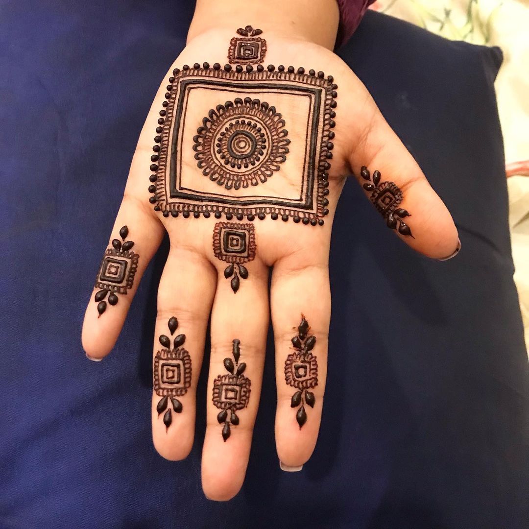 On the night before Eid, markets in Karachi become henna havens | Arab News