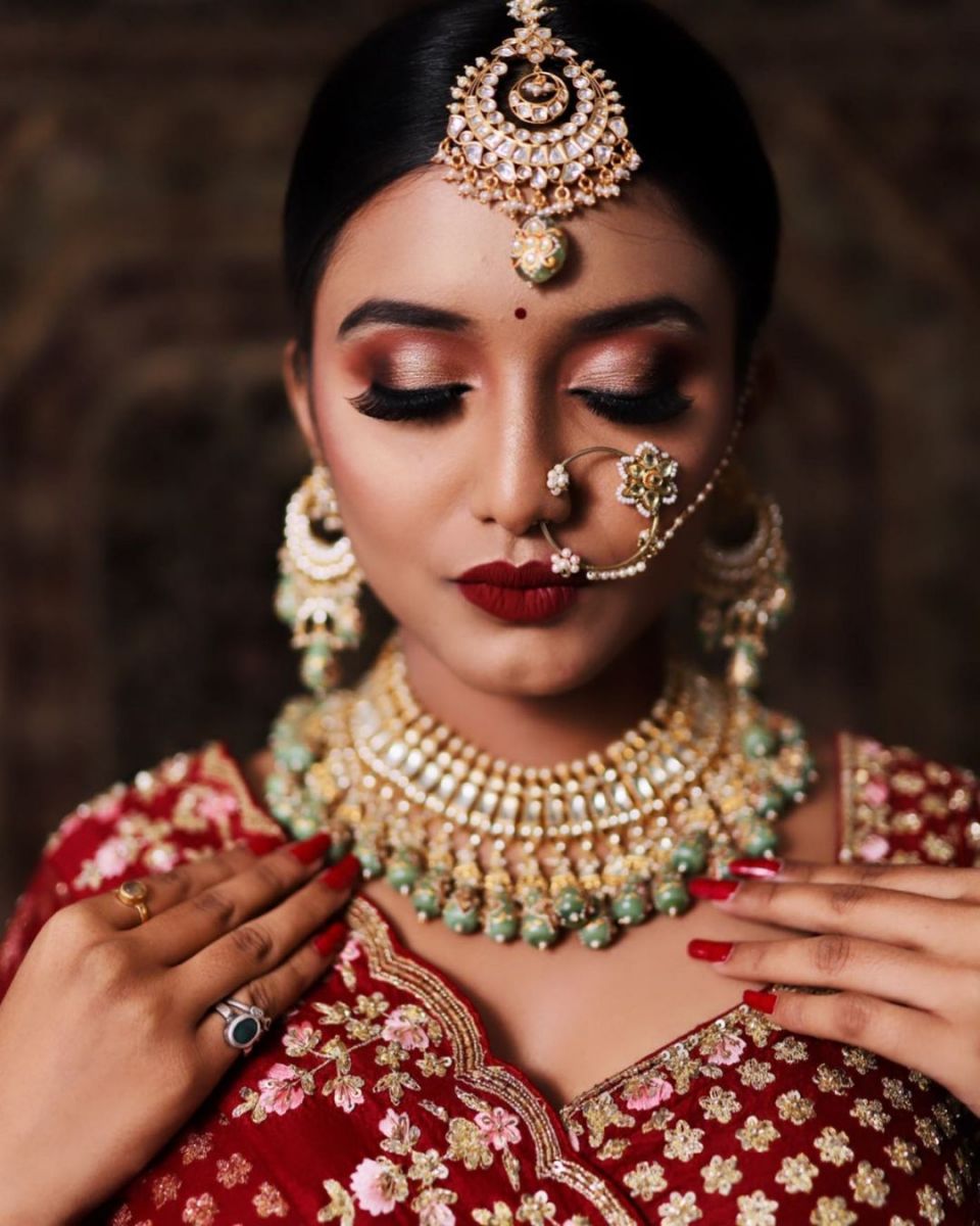 June 03,2018. Durgapur, India. An unidentified beautiful young Indian Model  Poses with Indian Bridal Make up Stock Photo - Alamy