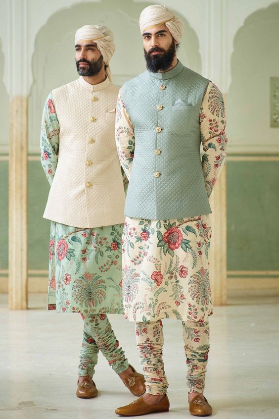 The Sikh groom arrives at the temple for his wedding accompanied by his  brother in Richmond Hill, Queens, New York Stock Photo - Alamy