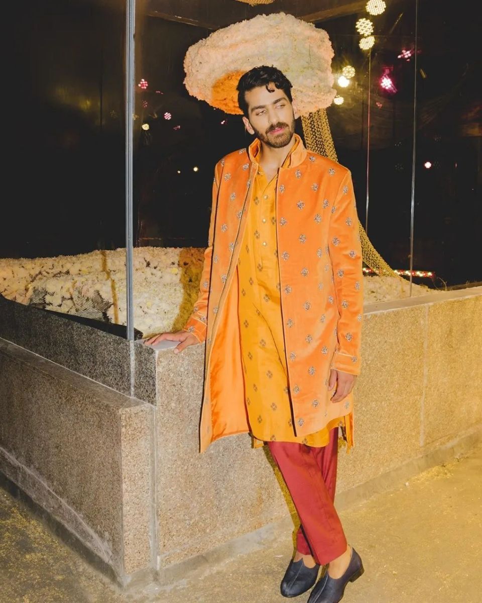 What should a man wear to a cousin's winter Indian wedding? - Quora