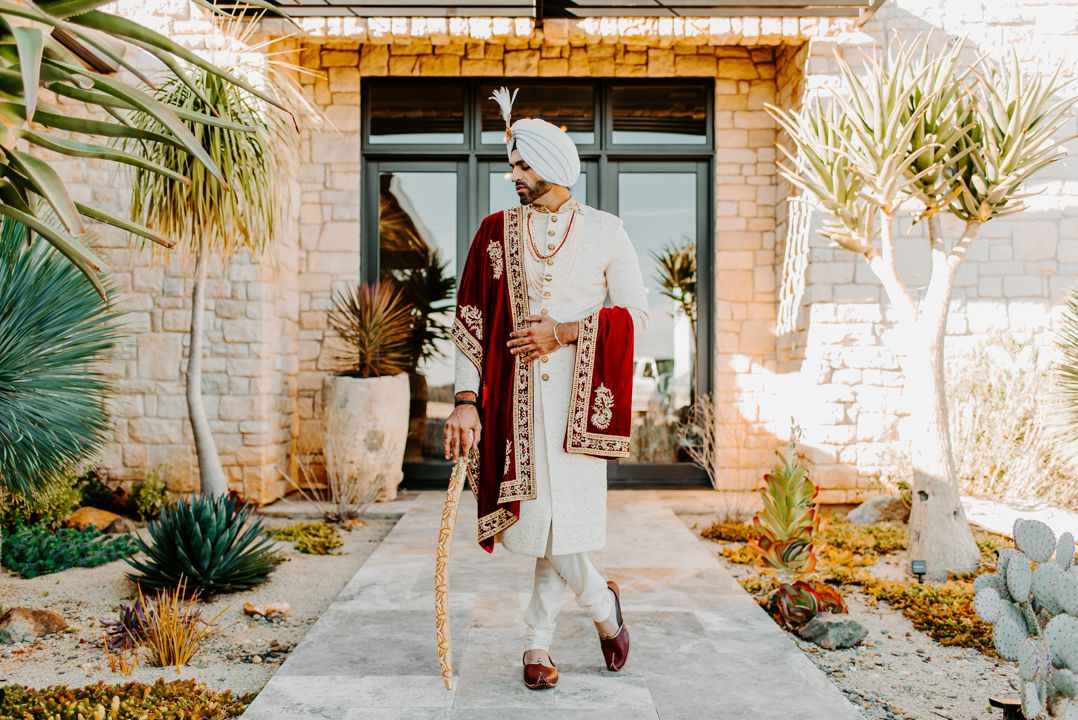 Indian Grooms Who Looked Out Of The Box During Their Wedding Festivities! |  Weddingplz | Couple wedding dress, Wedding couple poses, Indian wedding  poses