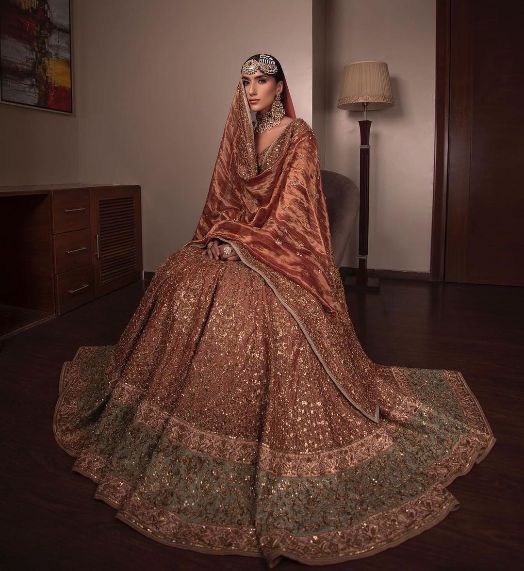 These Stunning Bridal Shawls Are A Must-Have For Winter Wedding | HerZindagi