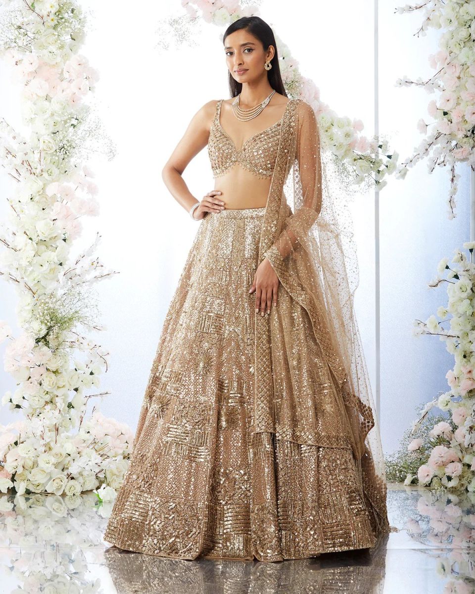 Top 7 Outfit Colors For South Asian Millennial Brides - Pyaari Weddings