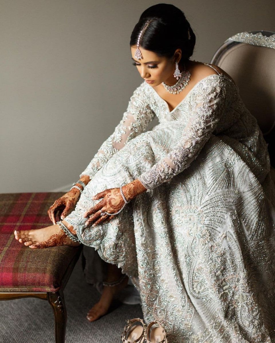 Pin by Hoorain Ansari Interprises on Gorgeous bridal | Bridal photoshoot, Pakistani  bridal, Pakistani bridal makeup