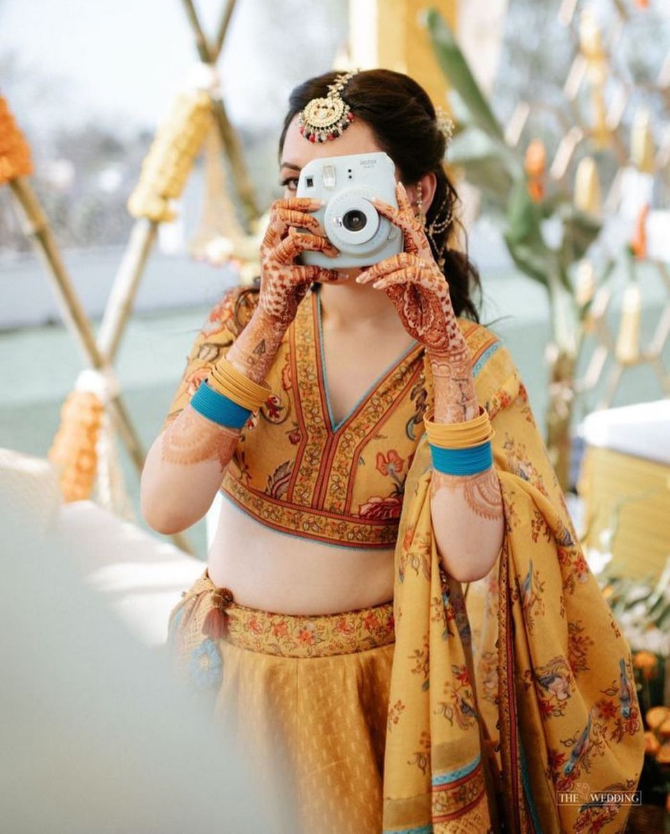 Pin by KairaFashion on lehenga choli | Trendy outfits indian, Fashion model  poses, Pose for girls photoshoot traditional