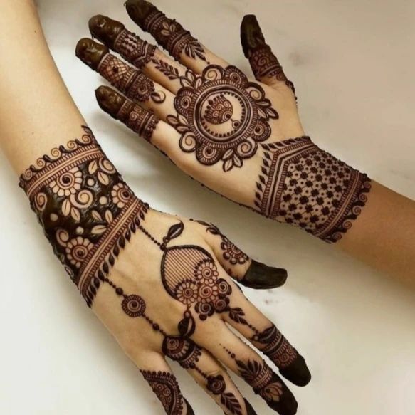 35+ Easy & Minimal Mehndi Designs For Eid 2024 - Pyaari Weddings
