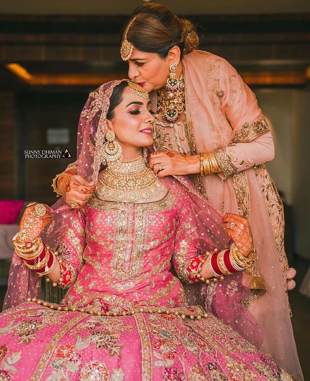 Shaadiwish Inspirations and Ideas | Mother%20daughter%20pose