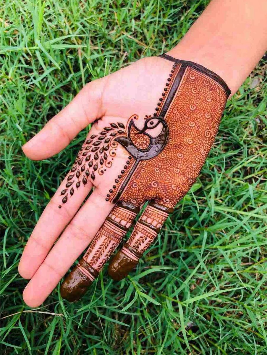 Feather Design for woman...Pls Like... - Stilo Henna Tattoo | Facebook