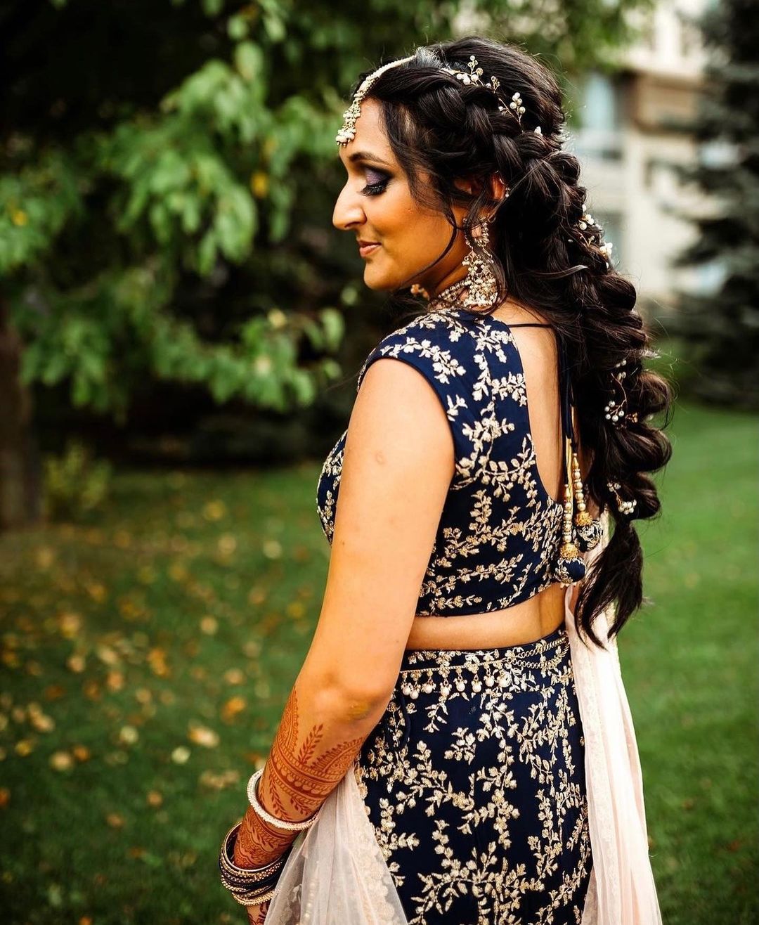 Bridal Makeup Artistry by Priyanka Baweja - Such a dreamy bride 👰‍♀️ 😍  @priyankagrovermakeup #makeup #hair #engagement #wedding #sequinlehenga  #beautiful #whatwhenweargoesdesi #weddingideas #engagementmakeup  #engagementdress #lilac #lehenga #ethnic ...